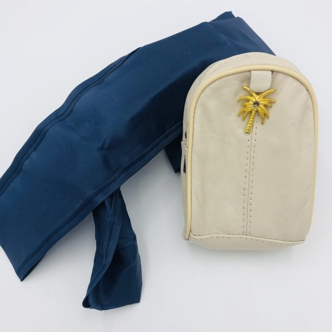 Beige keyring with shopping tote