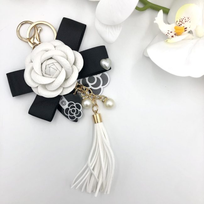 Camellia Tassel White/Black